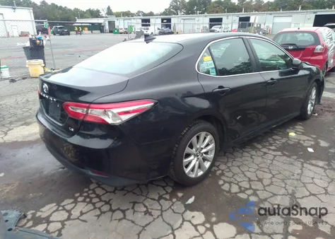 2019 Toyota Camry Le z USA, uszkodzony, nr VIN 4T1B11HK8KU259067